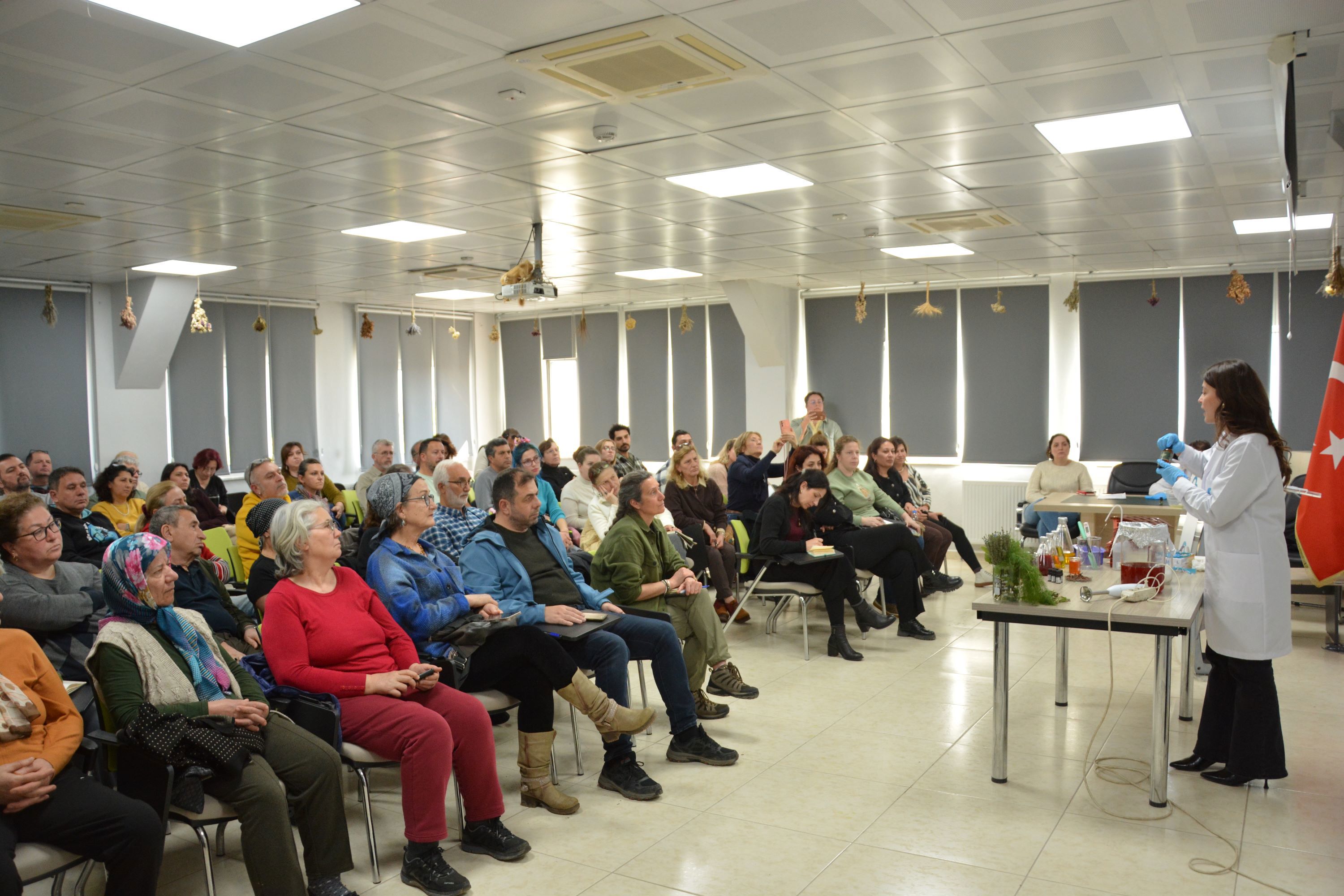 BAÇEM’de “Ayın Atölyesi” Programlarına Yoğun İlgi