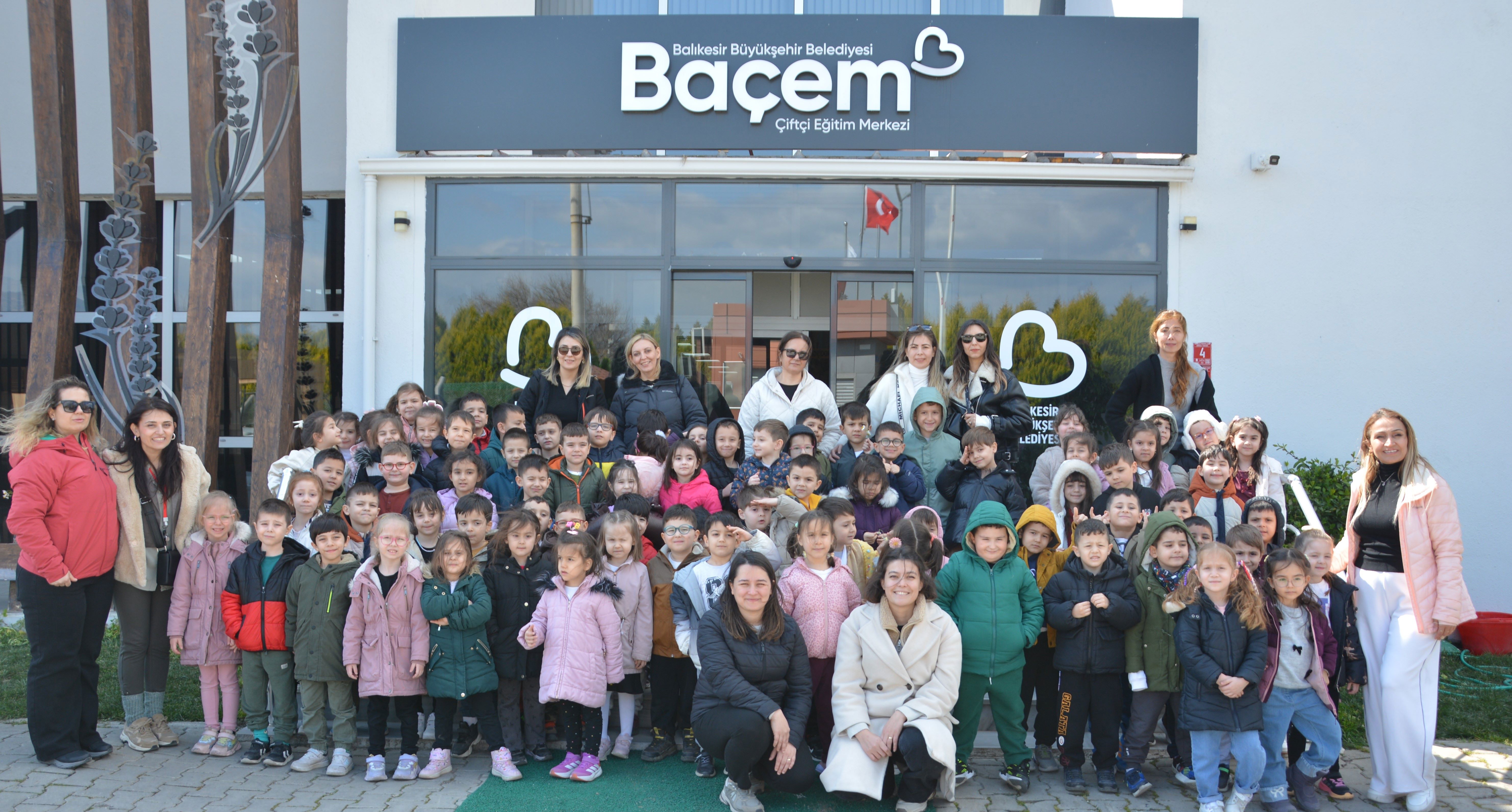 Edremit Anaokulu Öğrencilerinden BAÇEM’e Anlamlı Ziyaret ve Fidan Dikimi