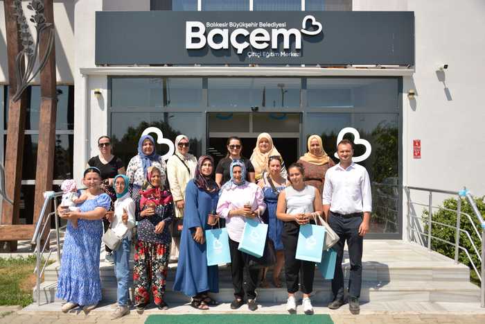 Burhaniye Aile Destek Merkezi Kursiyerlerinden BAÇEM’e Anlamlı Ziyaret