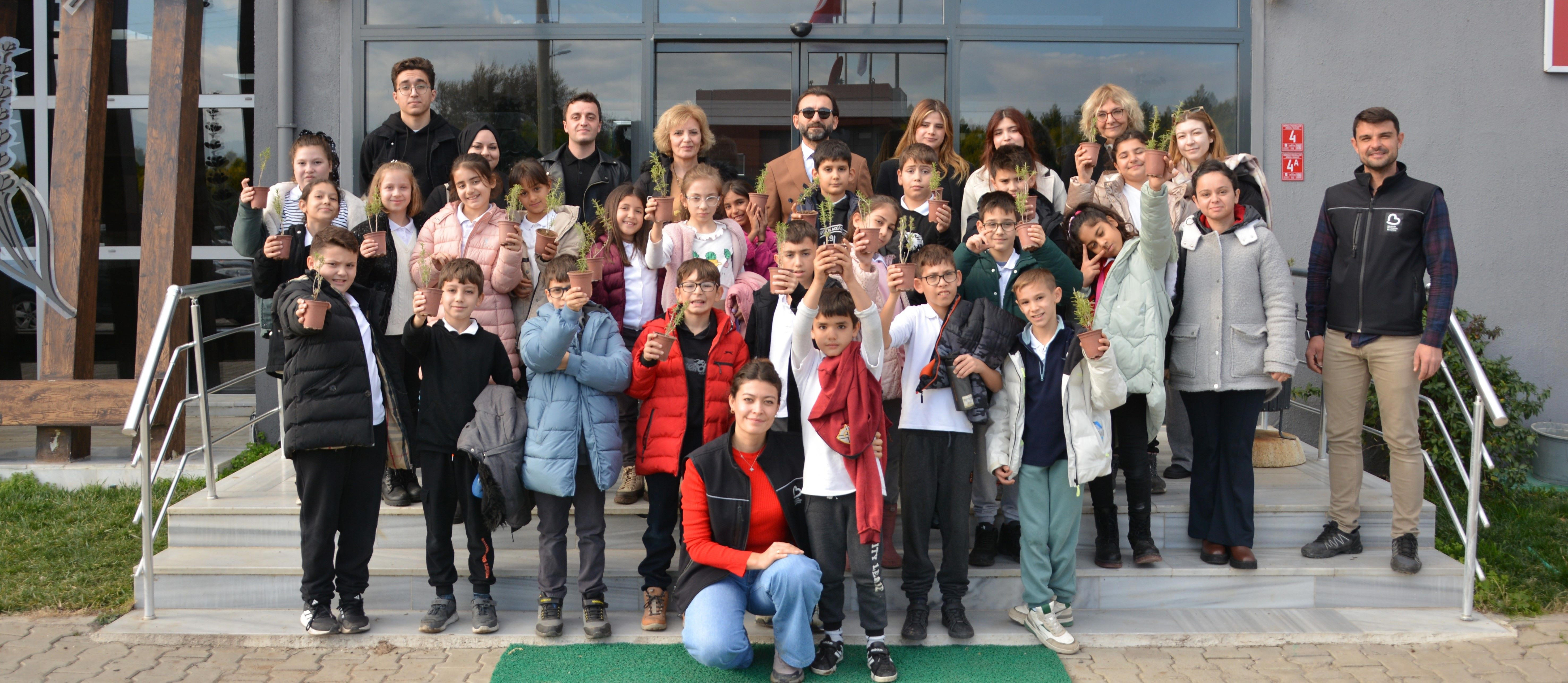 Öğrencilerden BAÇEM’de Bitkilerin Dünyasına Yolculuk