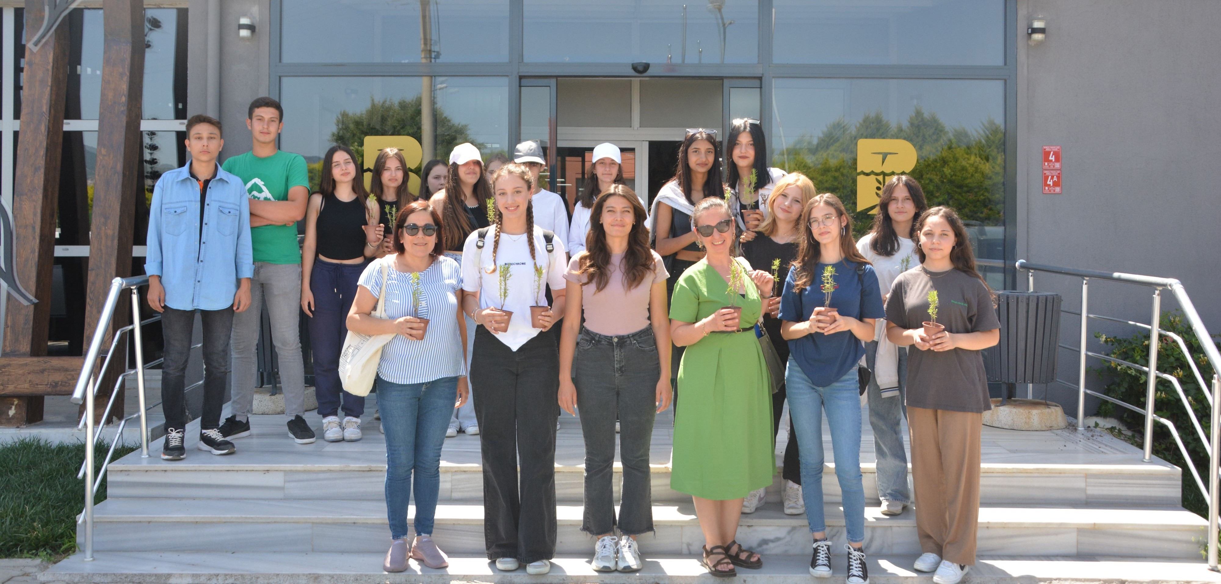Burhaniye Ayşe Akpınar Mesleki ve Teknik Anadolu Lisesi Öğrencilerinden BAÇEM Ziyareti