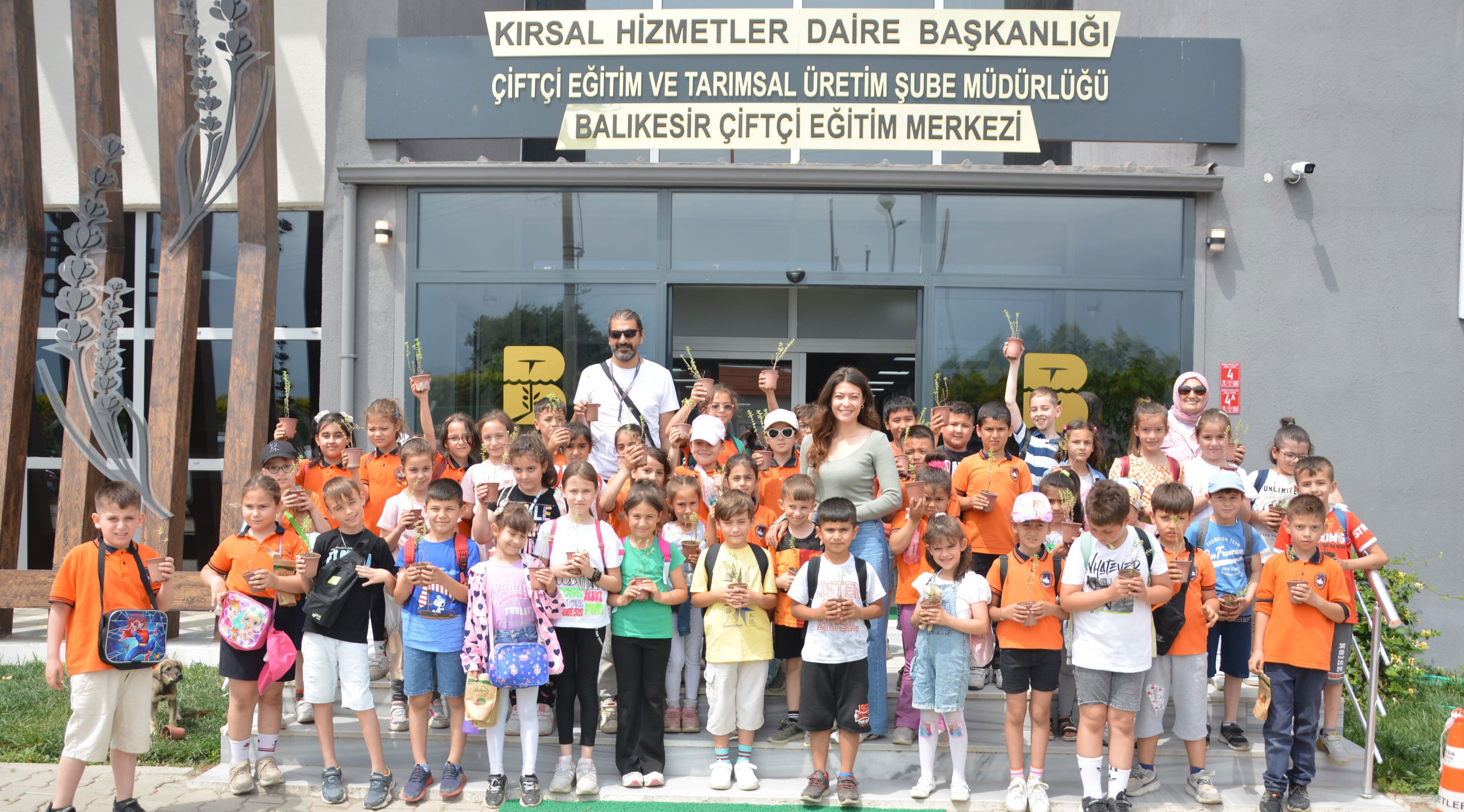 Burhaniye Sekiz Eylül 2.Sınıf Öğrencileri BAÇEM Ziyareti Gerçekleştirdi