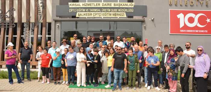 Edremit/Akçay Saniye Karagözoğlu Özel Eğitim Uygulama Okulu Öğrencilerinden BAÇEM Ziyareti